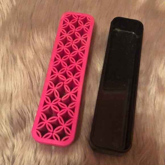 Makeup brush holder - Picture 2 of 3